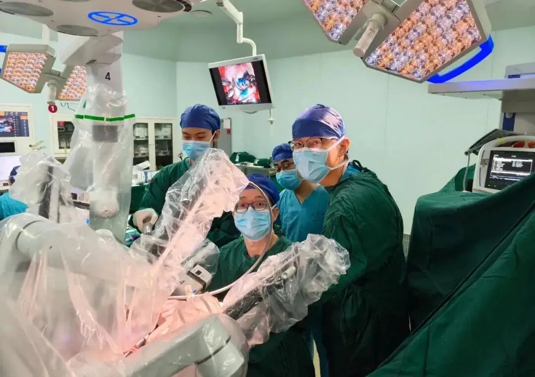 Malaysian Patient Receives Pioneering Robotic Heart Surgery in Beijing